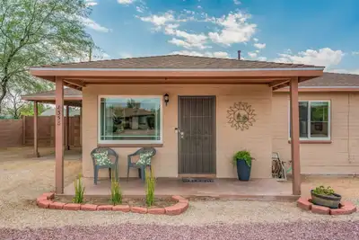 Image de Classic, Charming & Convenient! Central Tucson 3 Bed/2 Bath + Office & Az Room!