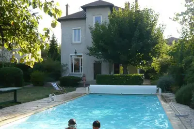 Image de Maison de famille avec piscine à louer en Août