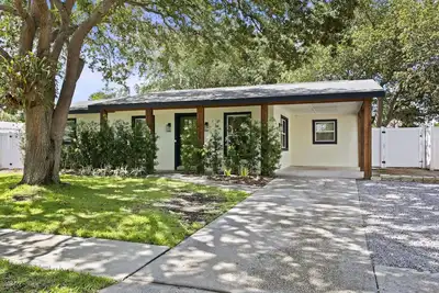 Image de ☀️Fully Updated South Tampa Haven in Ballast Point, walk to Bayshore🥥🌴🏈⚾️🎾🎰