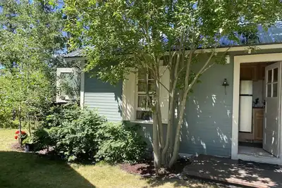 Image de Cozy Cottage near Bigfork overlooking Flathead Lake in our Cherry Orchard