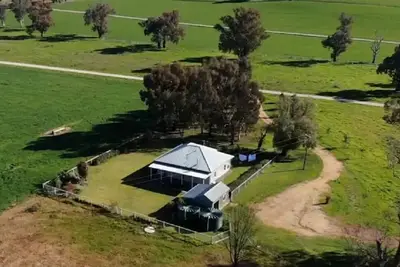 Image de Authentic Farm Cottage