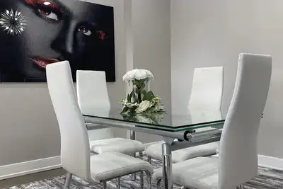 Image de Luxury suite with 3 Bedrooms \n10 min to downtown \n5 min to university of Chicago