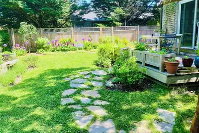 Image de 2 week rental available 6/14-6/28, 3br, central, car ferry tix available!