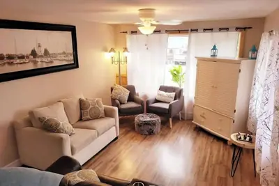 Image de Hidden Gem Lakehouse. W/ Hot tub. Pet Friendly. Sleeps 7. Lake front.