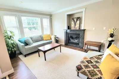 Image de Tranquil & Bright 4 Bed/2. 5 Bath in Mount Pleasant