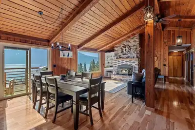 Image de This house is a 4 bedroom(s), 3 bathrooms, located in Bayview, Id.