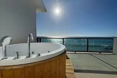 Image de Oceanview Family Suite with Jacuzzi on Corcega Beach