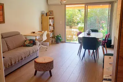 Image de T3 en rez-de-jardin climatisé dans résidence au calme