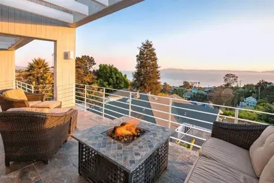 Image de Lov-Luxury Ocean View Beach House