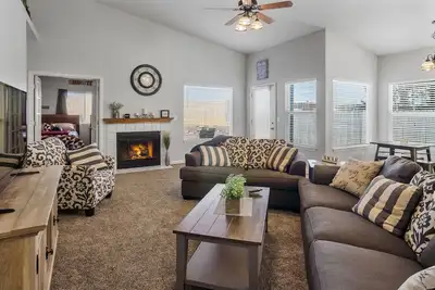 Image de Water Park/Arcade 5 min Away~Large Yard~Fast Wifi