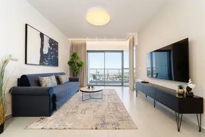 Captivating 1Bdr Getaway with Unparalleled Views of the Historic City