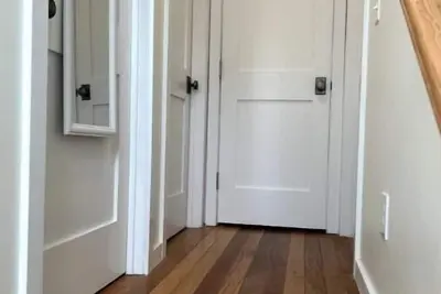 Image de Modern Custom-Designed Lakefront Cottage