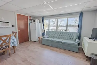 Image de Luxurious Lakefront Loft