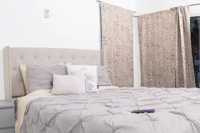 Image de New! QueenBed-1SofaBed Apartment Near BahaMar! 🥂