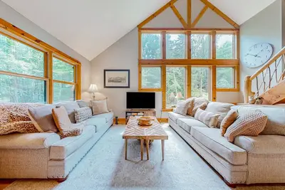Old Ark Retreat | Secluded  & spacious dog-friendly home in Wilmington
