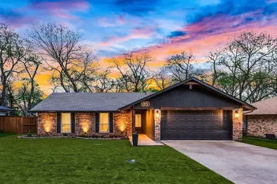 Image de Pecan Grove: Stroll Downtown Frisco