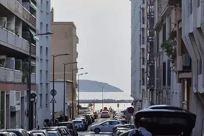 Image de 250m De La Plage Des Catalans