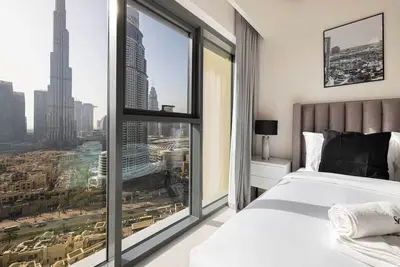 Image de New 2b | Burj Khalifa | Dubai Mall | 2 Pools | Gym