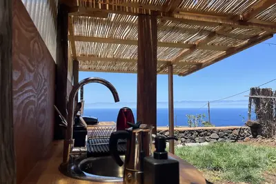 Image de El Pajero, small country house with sea view and quiet location, close to the beach in summer