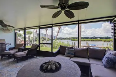 Image de Dolphin Cove Villas New Smyrna Beach Waterfront Floating Dock & Dog friendly