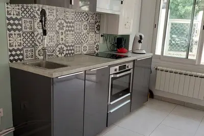 Image de F3 2 sdb proche centre et route des plages