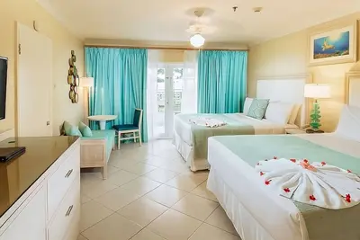 Image de For the Whole Family! Two Comfortable 2br Suites with Kitchen, Beach View!