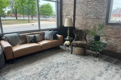 Image de Beautiful ground floor apartment located steps from downtown Manistique, Mi