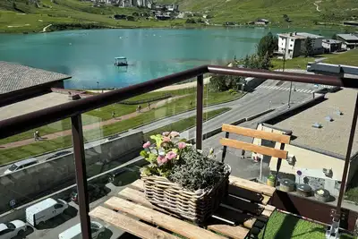 Image de Studio Moderne Spacieux Avec Vue Imprenable!