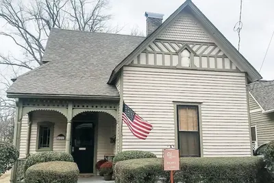 Image de Historic 1896 \"Bost\" house in Downtown Huntsville