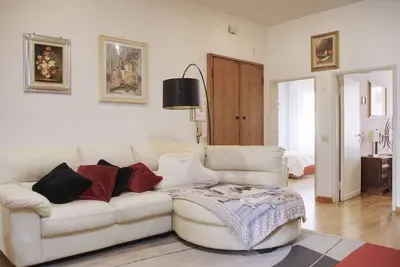 Image de Grandma's house nestled in the Florentine center.