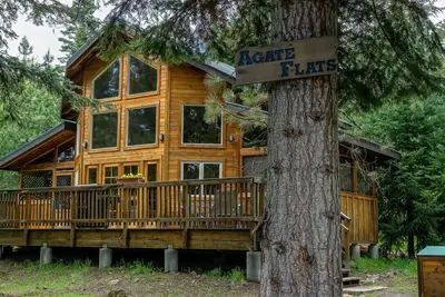Image de Agate Flats Cabin w/ Jacuzzi and Wood Stove at Green Springs Inn