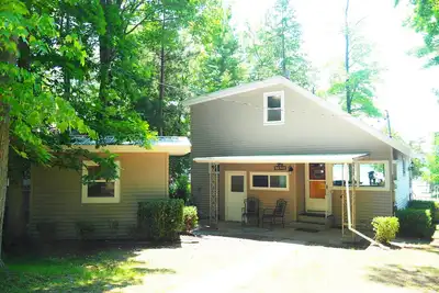 Image de Cavalier Cottage - Private Waterfront Cottage W/ Huge Dock And 4 Kayaks!