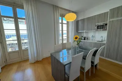 Image de Echegaray 3b en face de la cathédrale 2