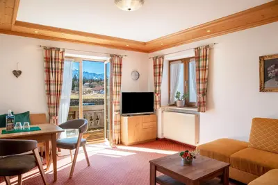 Image de Appartement 'Lautersee Alpenblick Ferienwohnung' avec vue sur la montagne, jardin partagé et Wi-Fi