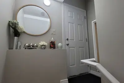 Image de Exquisite 2 Bedroom Suite, 12min from the Airport