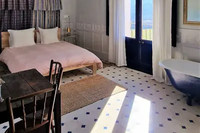 Image de Cuarto de las Señoricas in a Xvi century manor house