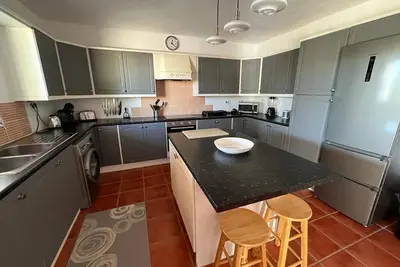 Image de 6 Bdrm Villa Near Beach and Mountain With Darts, Pool, Barbecue and Pool Table