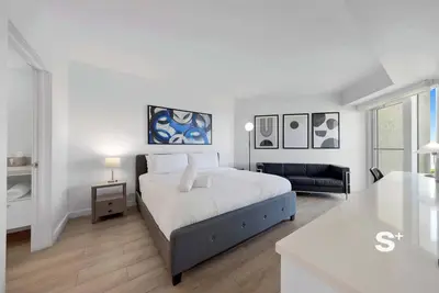 Image de 1-Bd Condo in Coconut Grove | Water Views