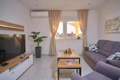 Image de Appartement de vacances pour 6 personnes env. 150 qmà Podstrana, Dalmatie (Centre de la Dalmatie)