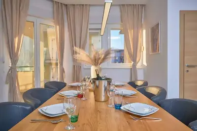 Image de Maison de vacances pour 10 personnes env. 210 qmà Podstrana, Dalmatie (Centre de la Dalmatie)