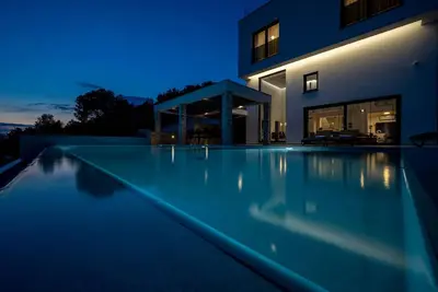 Image de Maison de vacances Sibenik pour 1 - 10 personnes avec 5 chambres à coucher - Maison de vacances