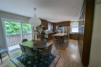 Image de 90 Day Plus Rental: Riverside Retreat