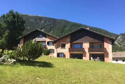 Image de Appartement de vacances La Punt-Chamues-ch pour 1 - 4 personnes avec 2 chambres à coucher - Logement