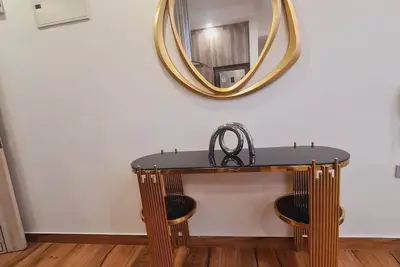 Image de Modern 02 Bedroom apartment with pool gym & views!