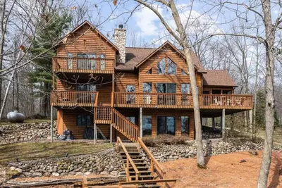 Image de The Lake Home on Beaver Dam Lake in Cumberland, Wisconsin