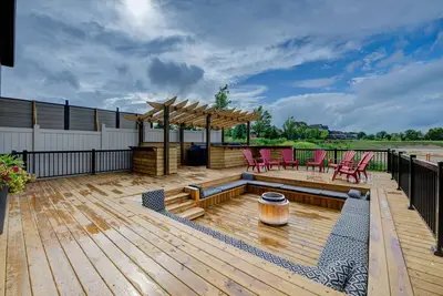 Image de Rivertrail Retreat - 1 of a Kind Picturesque Deck + Movie theatre + Getaway