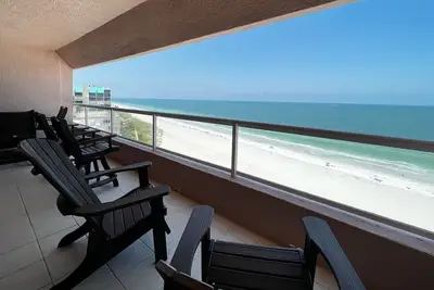 Image de High End, Sky High Views- Completely Remodeled on Sand Key