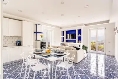 Image de Nenni- Modern Boutique Apartment with Panoramic Views of Sorrento Coastline and Mediterranean Sea