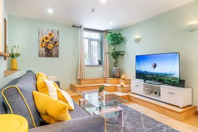 Image de Pass the Keys | Simply Stunning 2br | City Centre | Queens Uni