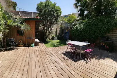 Image de Maison typique Bordelaise calme avec jardin, a 10 minutes a vélo du centre ville